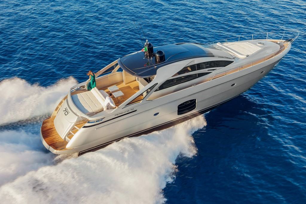 Pershing 70