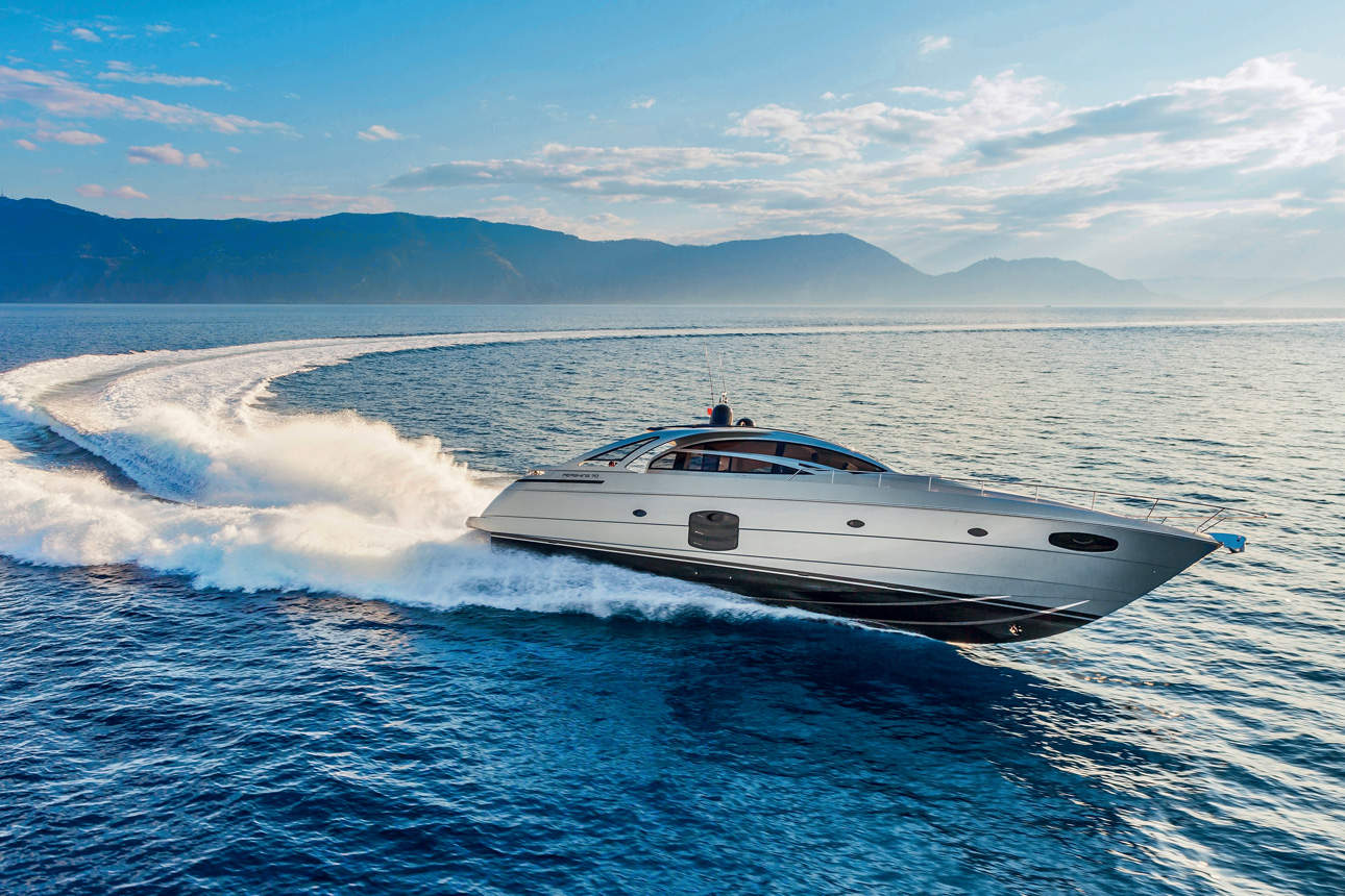 Pershing 70