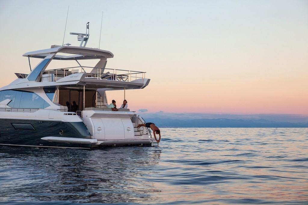 Azimut 72