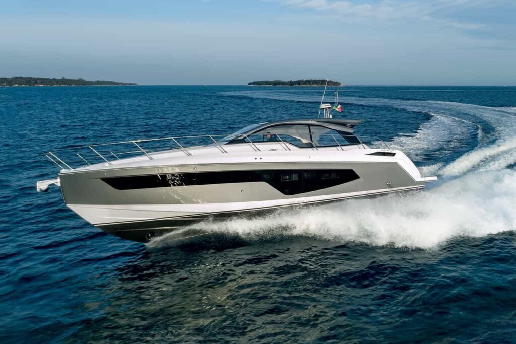 This is a photography of Azmut Yachts Atlantis 51