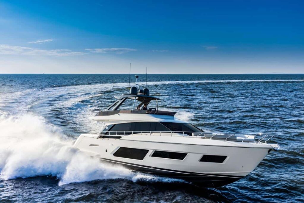 Ferretti Yachts 670