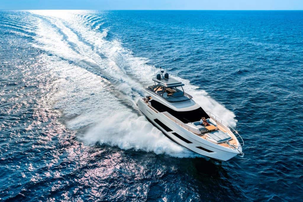 Motorna jahta Ferretti Yachts 720