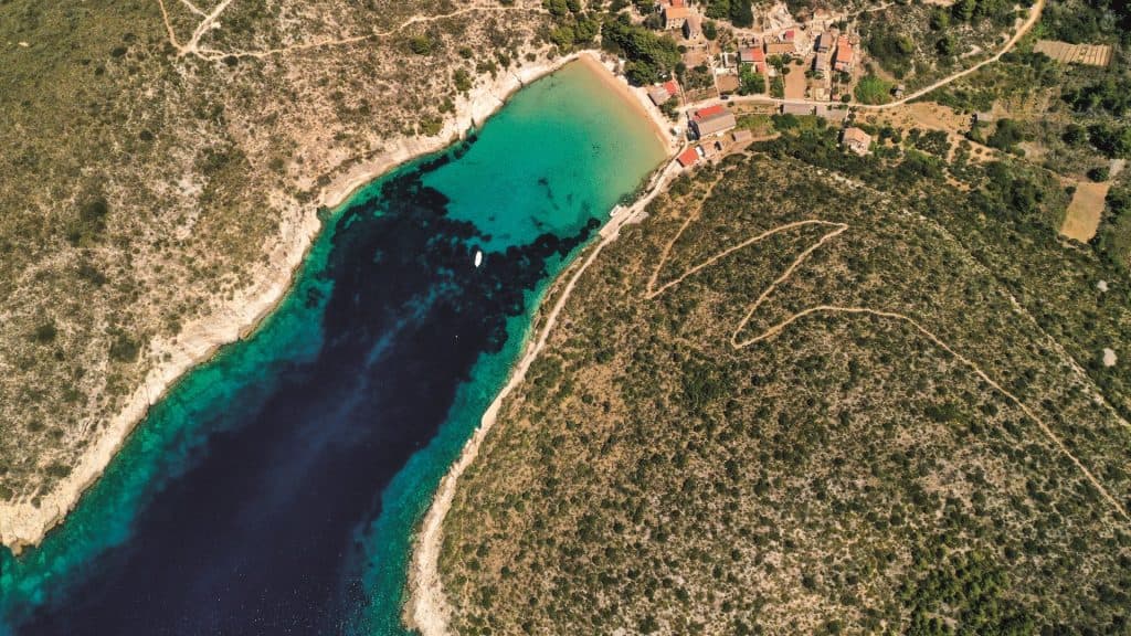 Tirkizna Uvala Hrvatska 01