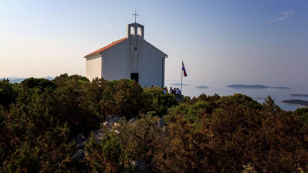 otok Ist crkvica Gospe od Zdravlja