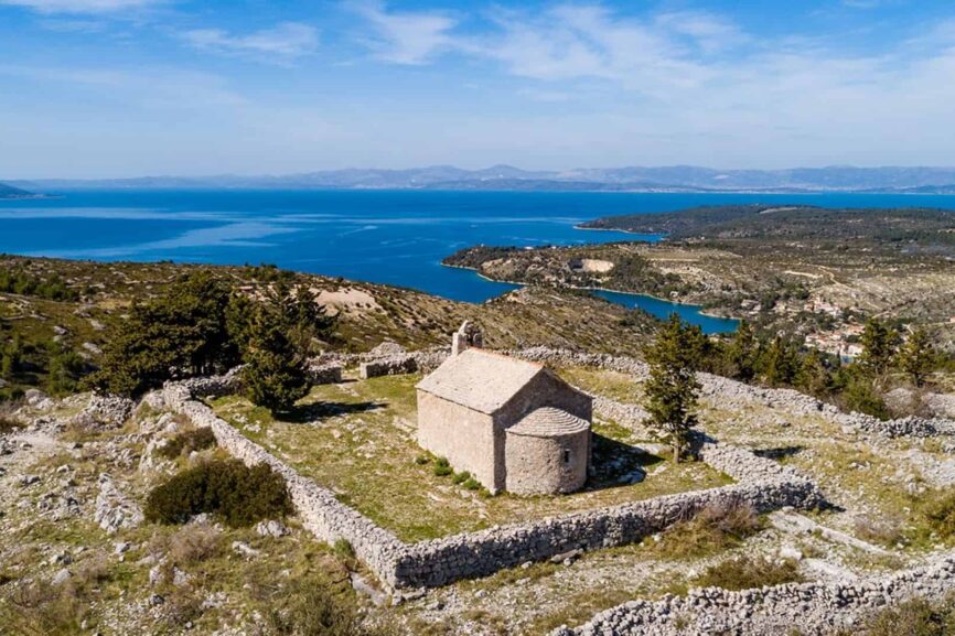 Otok Brac Pogled Splitska Vrata 01