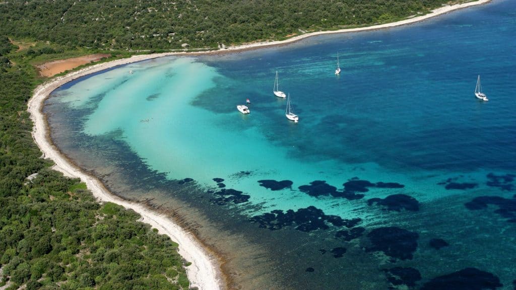 Ovo je fotografija uvala slatinica otok Olib