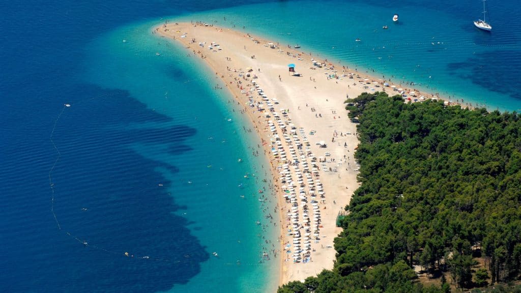 zlatni rat. bol. otok brač