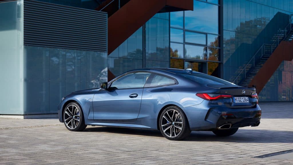 BMW Serije 4 Coupé Pogled S Boka 01