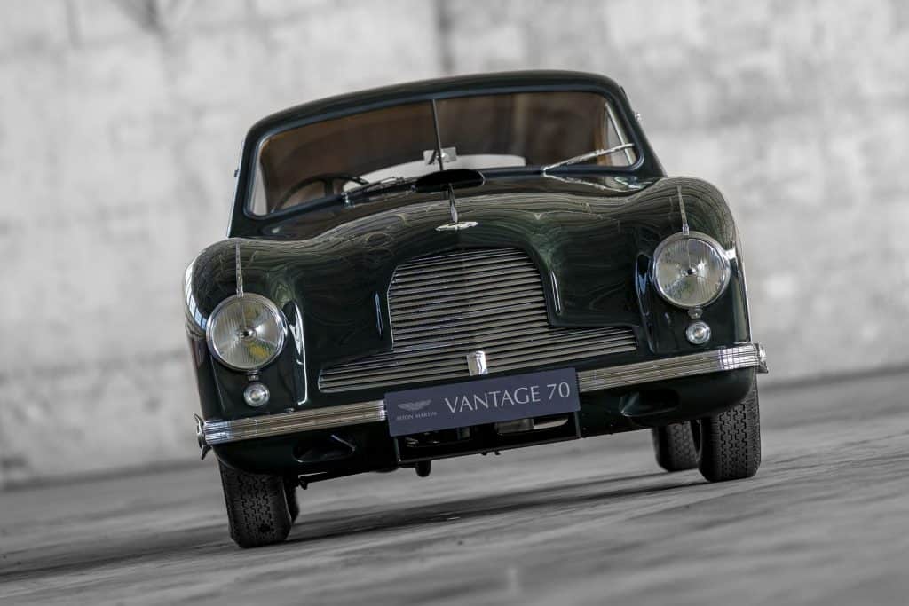 Aston Martin DB2 Vantage 01