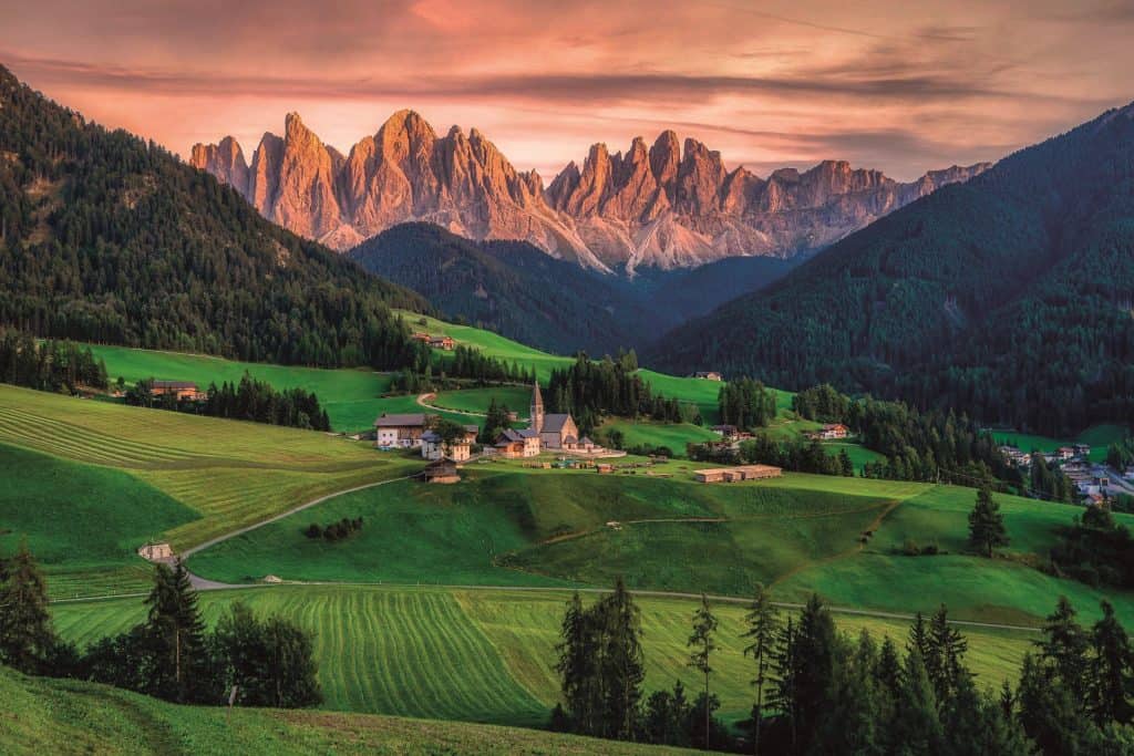 Ovo je panoramska slika Dolomita