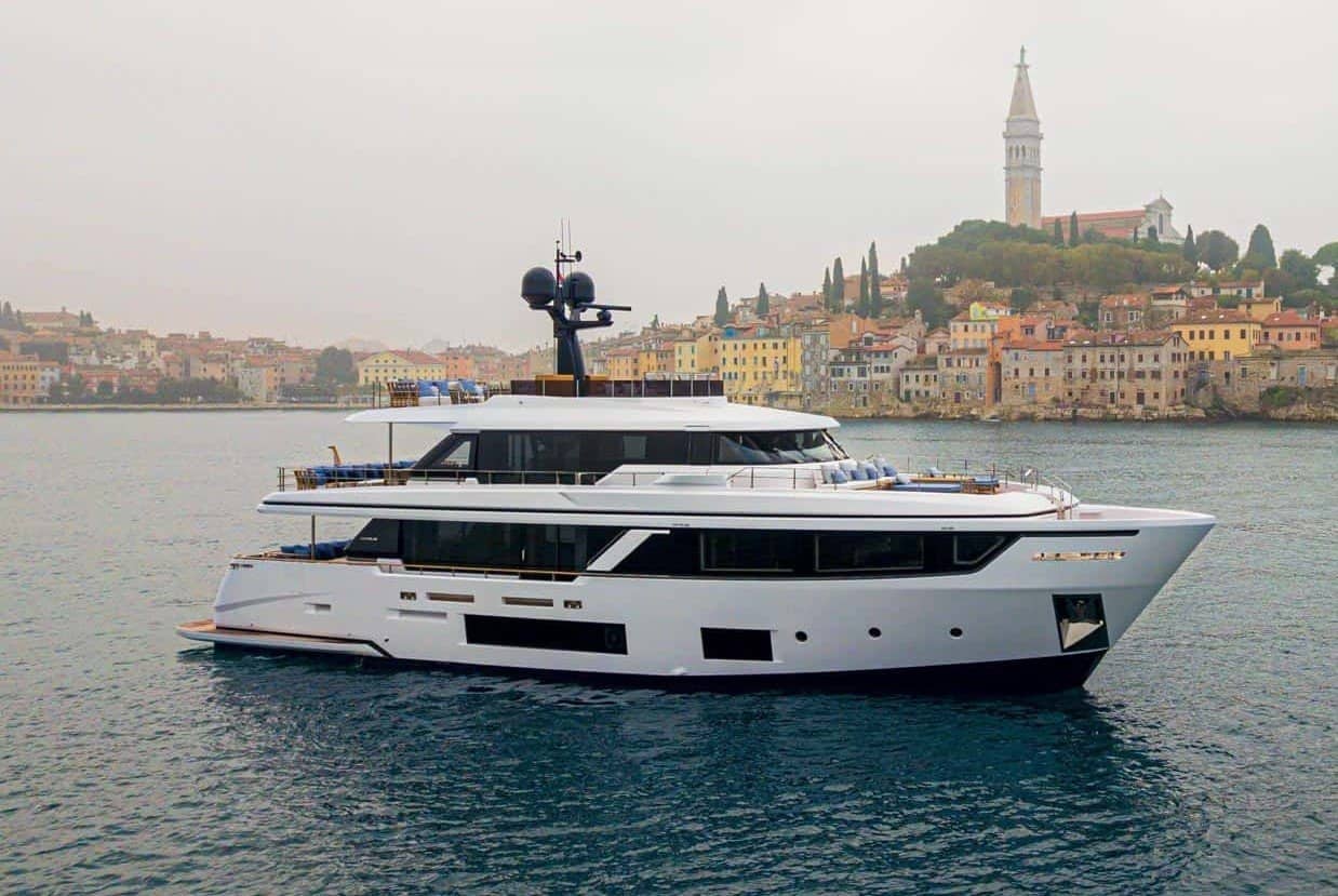 Ovo je fotografija Custom Line Navetta 30 Rovinj 00