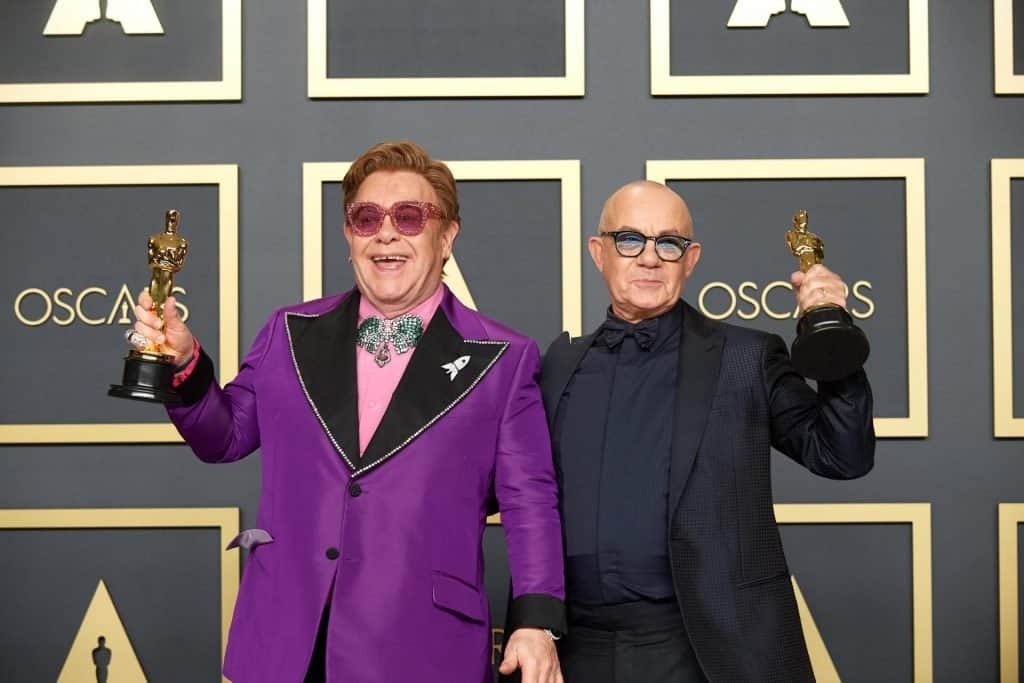 Ovo je fotografija Elton Johna i Bernie Taupina na Oscars