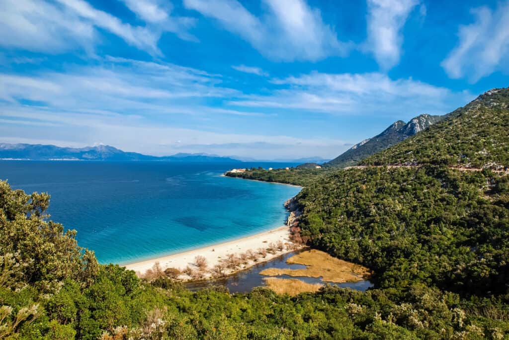 Ovo je fotografija plaže Jezero, Pelješac