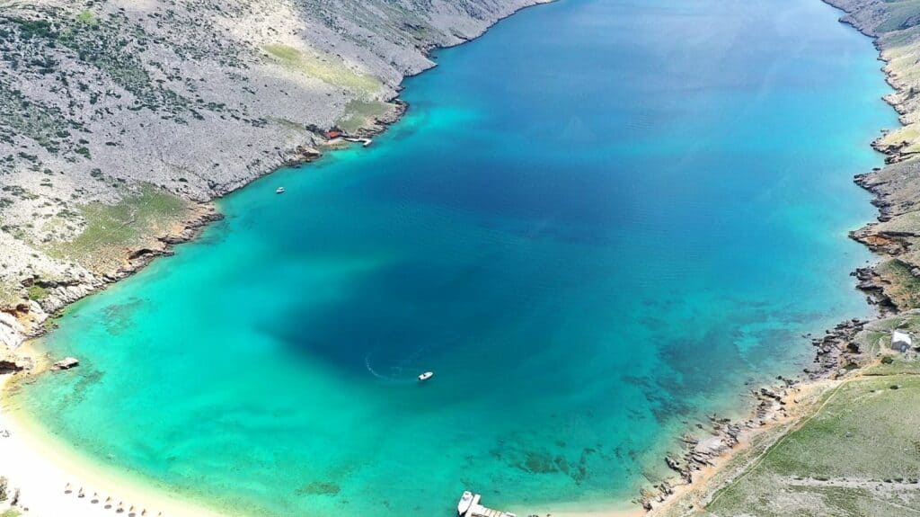 Ovo je fotografija uvala vela luka otok krk