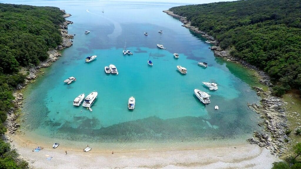 Ovo je fotografija uvala kruščica otok cres