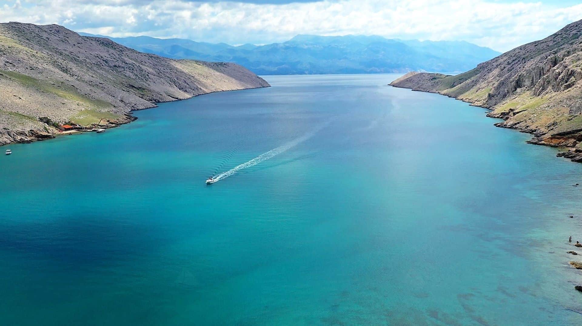 uvala vela luka otok krk marina punat