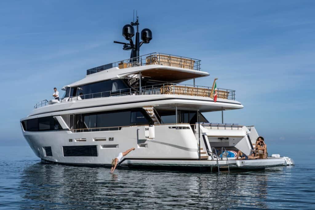 custom line navetta 30