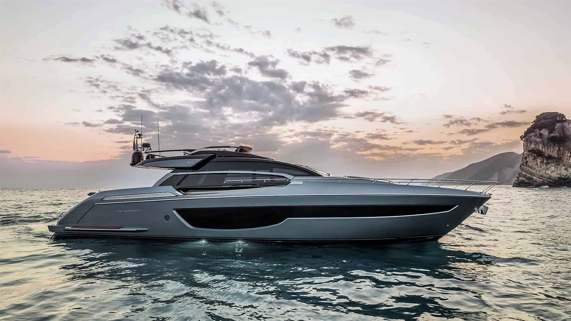 This is a photography of Riva 76 Perseo Super