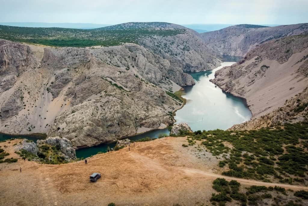 Ovo je fotografija kanjona rijeke Zrmanje