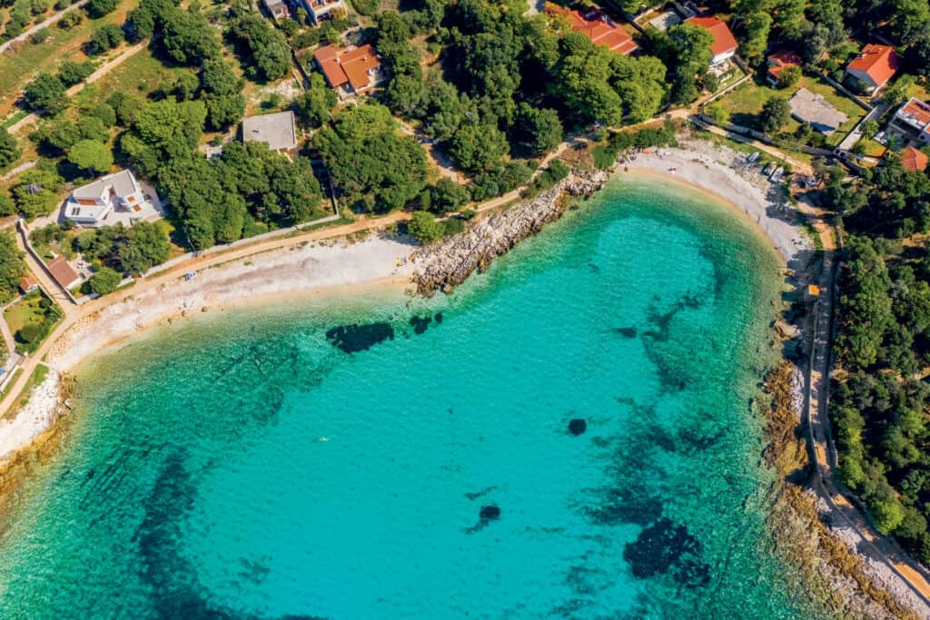 Ovo je fotografija uvale Počukmarak na otoku Silba, pješčana plaža otok Silba