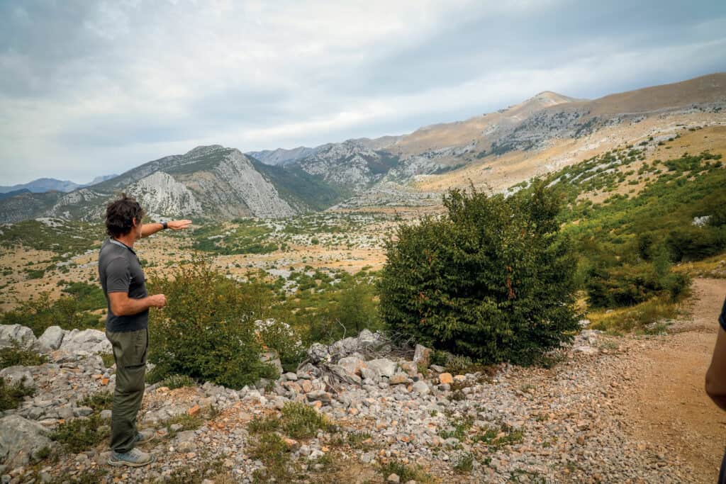 Ovo je fotografija Lebinja, južni Velebit