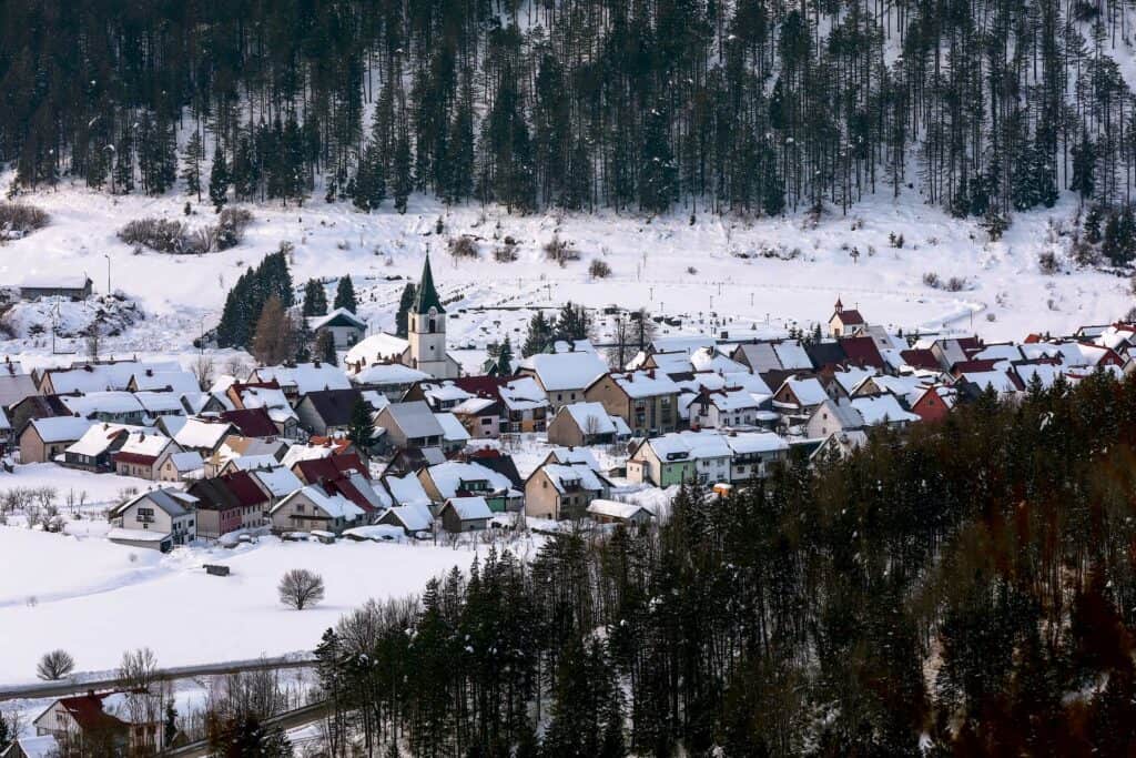 Ovo je fotografija Delnica, Gorski kotar