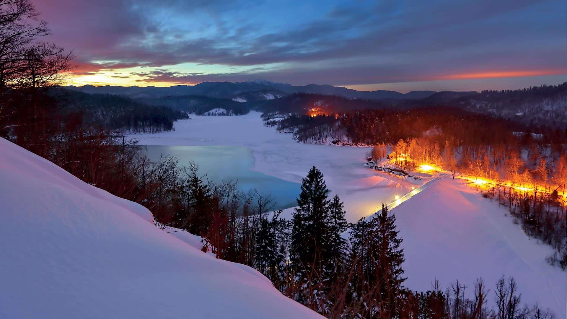 Ovo je fotografija Lokvarskog jezera Gorski kotar