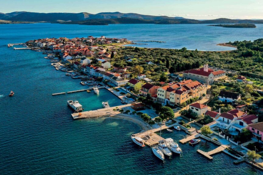 najmanji naseljeni jadranski otok Krapanj