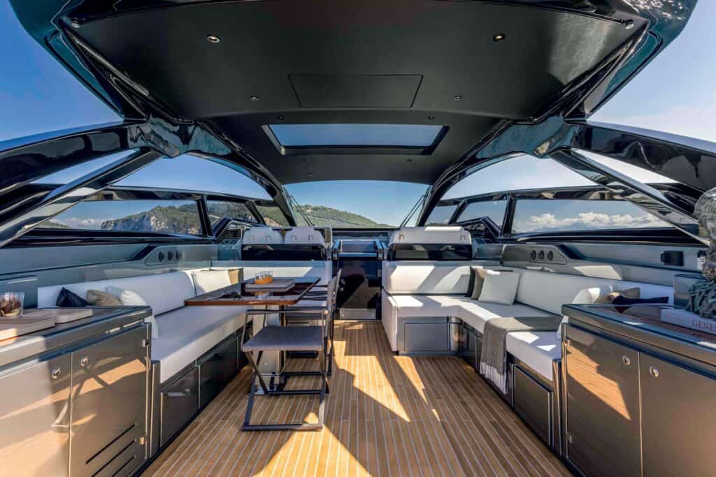 Riva 68 flybridge