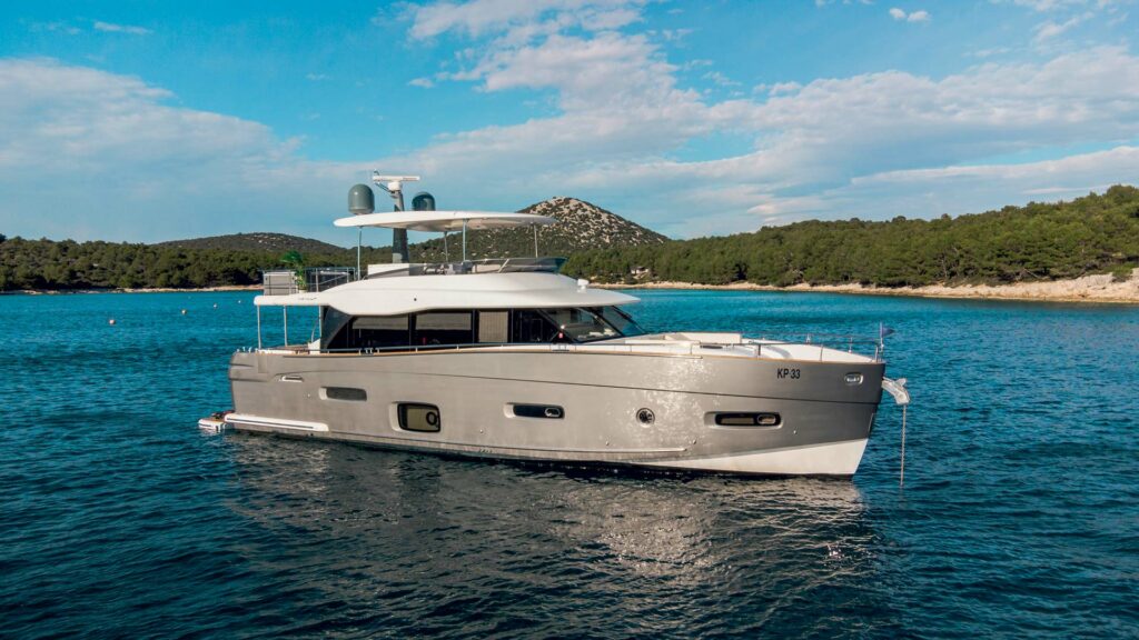 Azimut Magellano 66 Bollinger u čarter ponudi Yacht IN