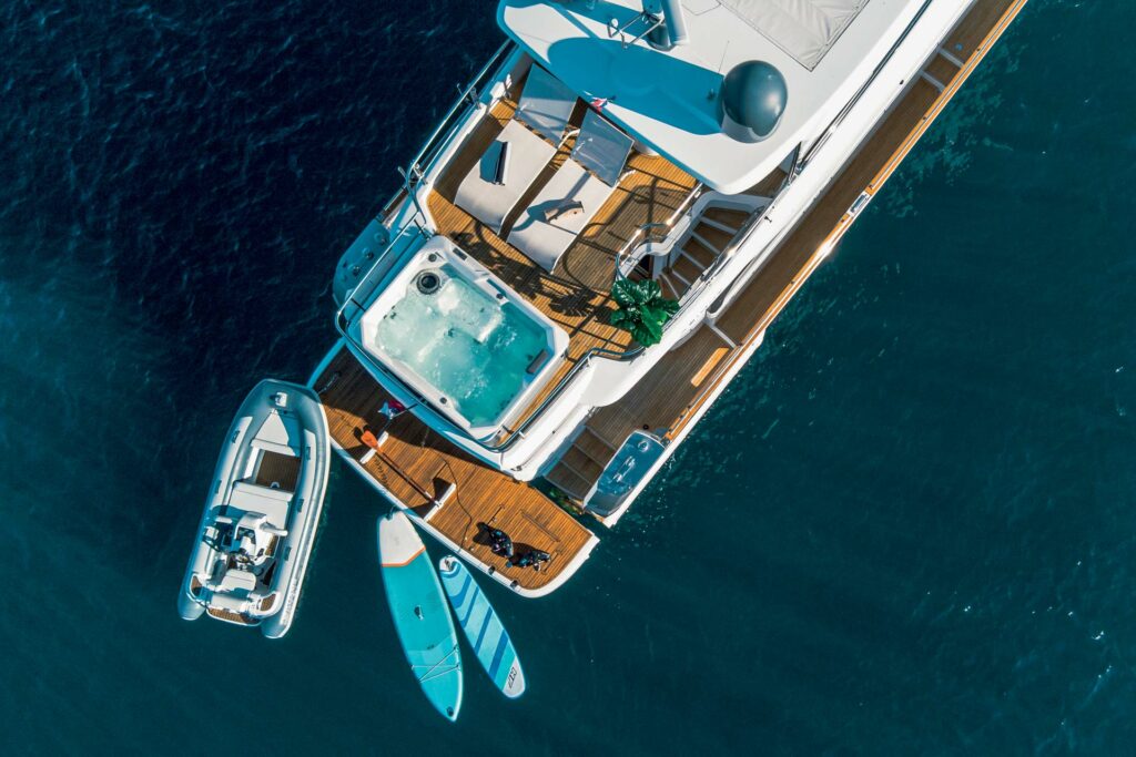 Azimut Magellano 66 Bollinger u čarter ponudi Yacht IN 