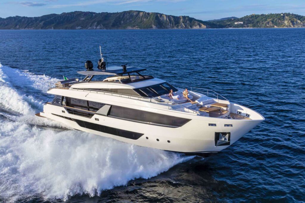 Ferretti 1000 talijanska jahta