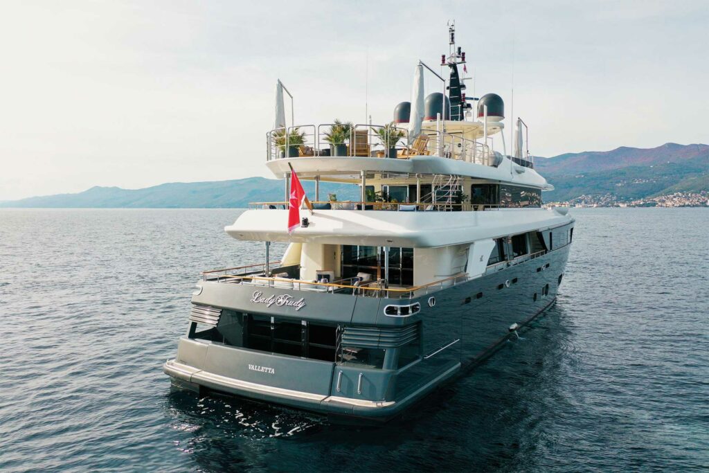 Lady Trudy CRN 43