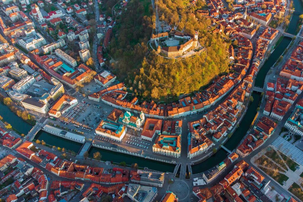 pogled iz zraka na rijeku ljubljanicu