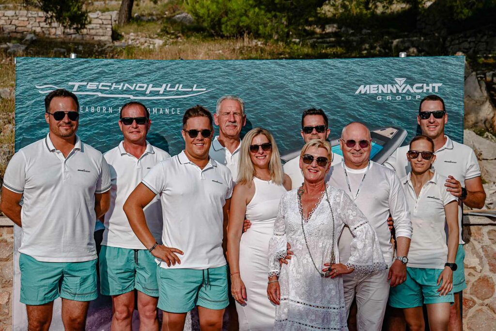 MennYacht grupa