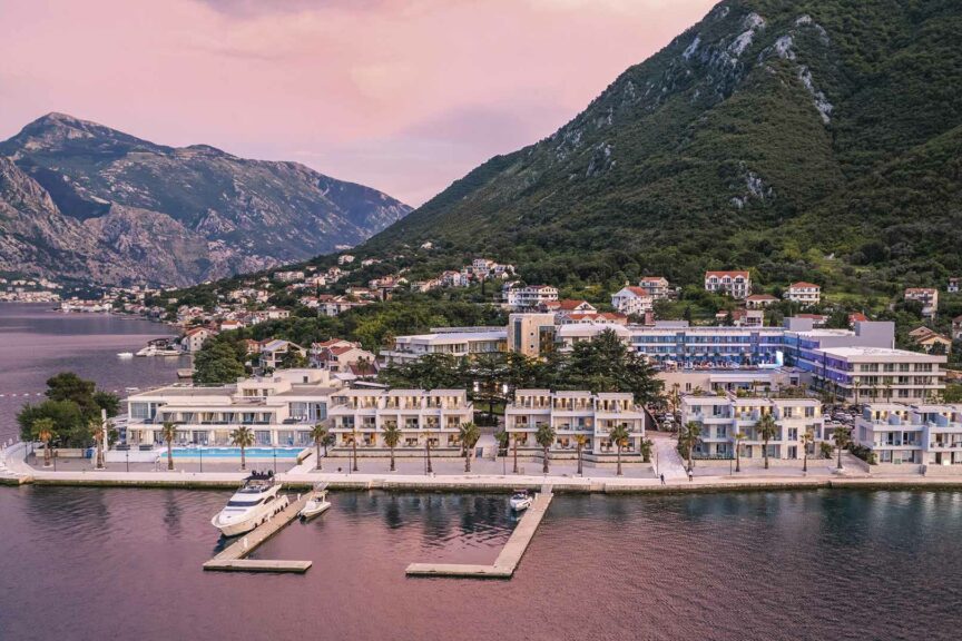 pogled izvana na resort Hyatt Regency Kotor Bay