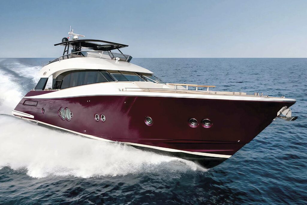 motorna jahta Monte Carlo Yachts 76 u plovidbi