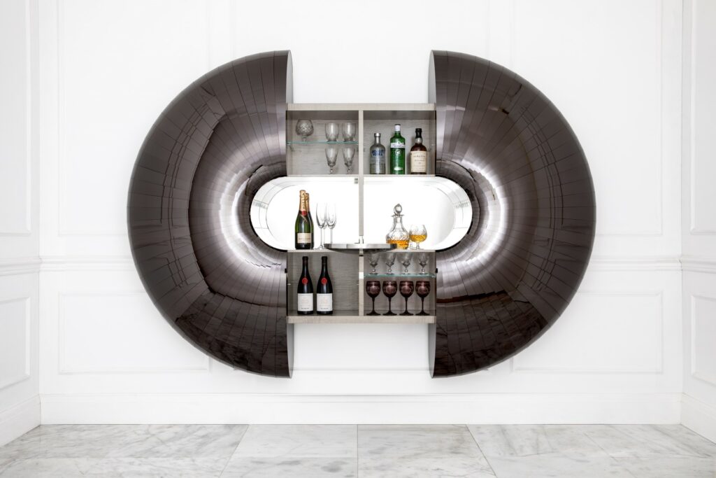 Urchin kabinet za vino Jake Phipps