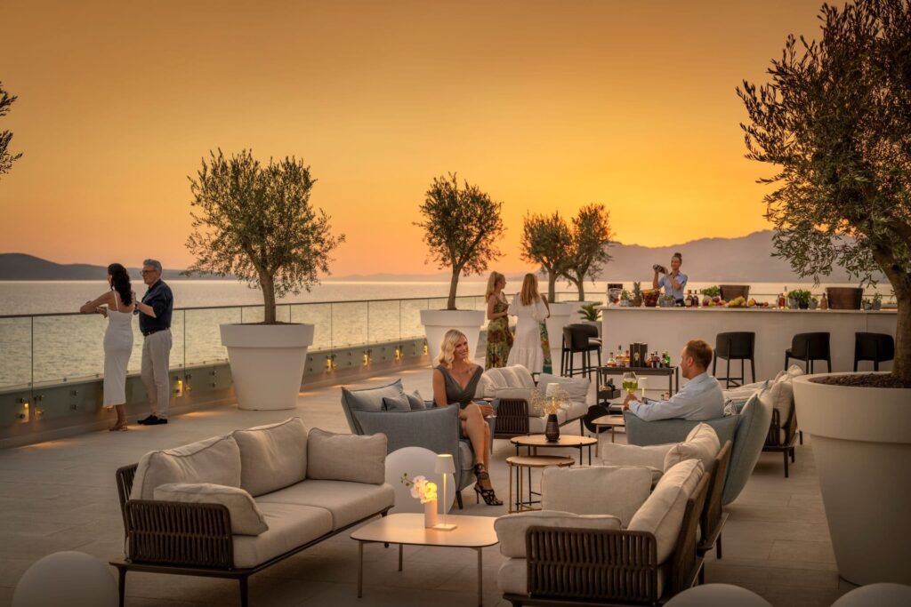 Aminess Khalani Hotel The Above Rooftop Restaurant & Bar