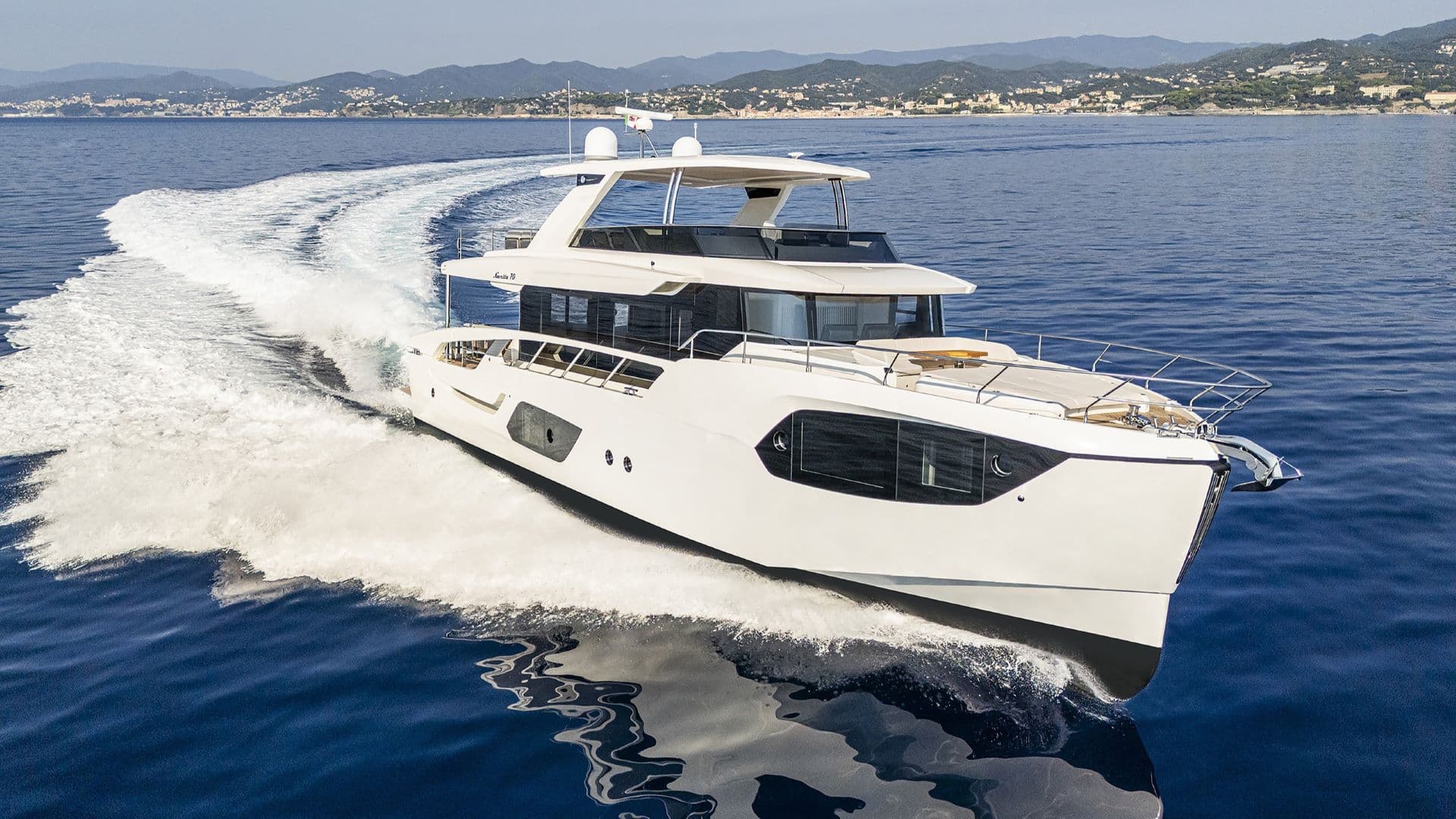 Absolute Navetta 70 u plovidbi
