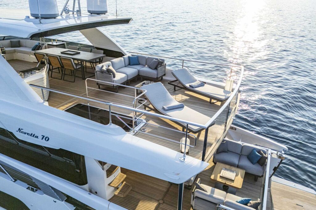 Flybridge Absolute Navette 70