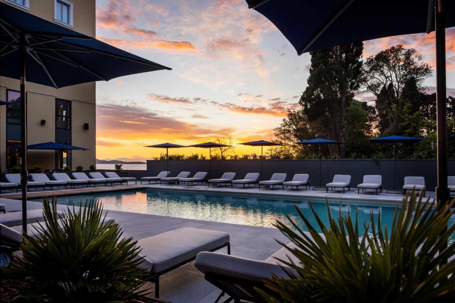 Estival Pool Lounge