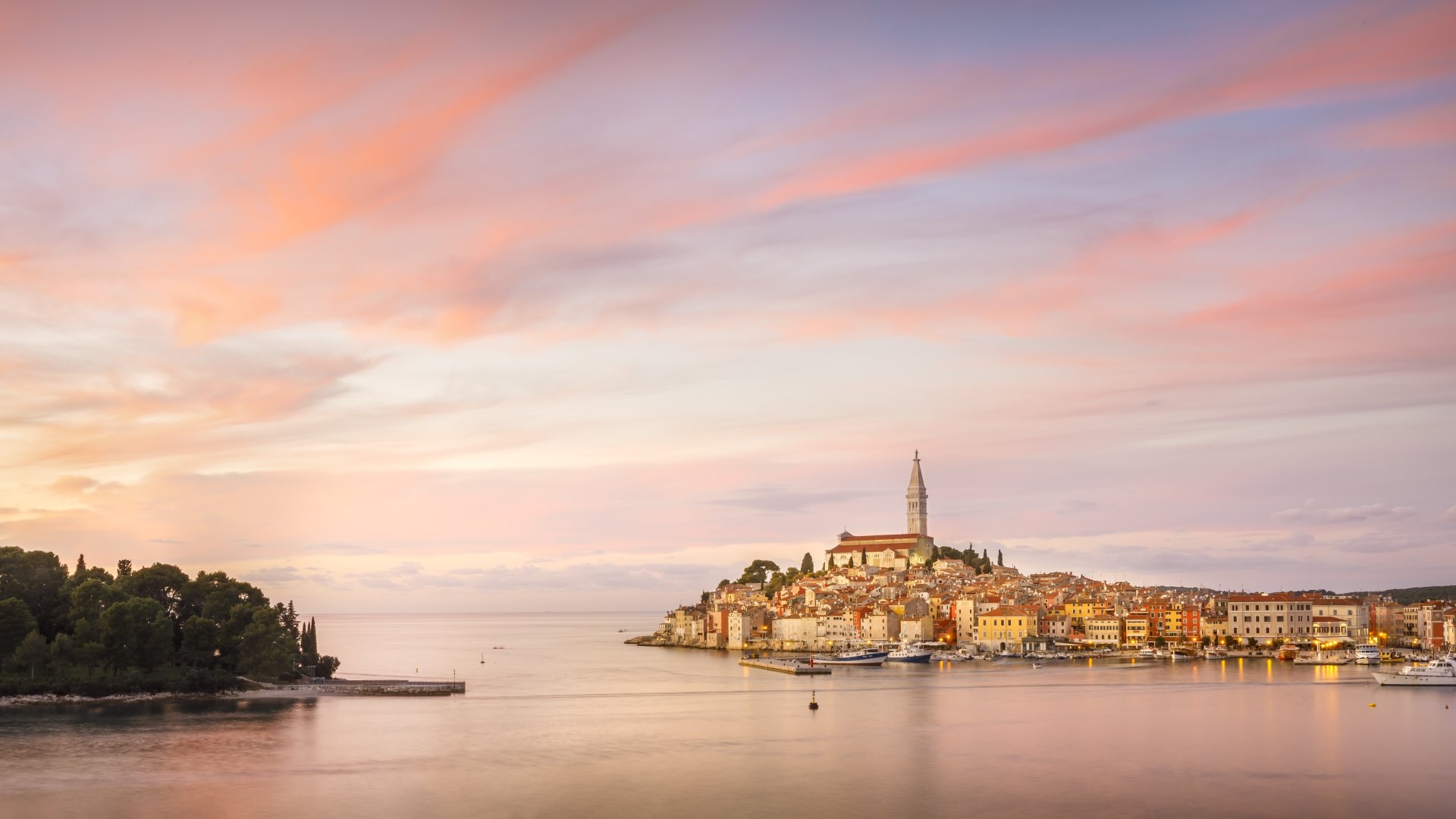 Panoramska slika starog grada u Rovinju