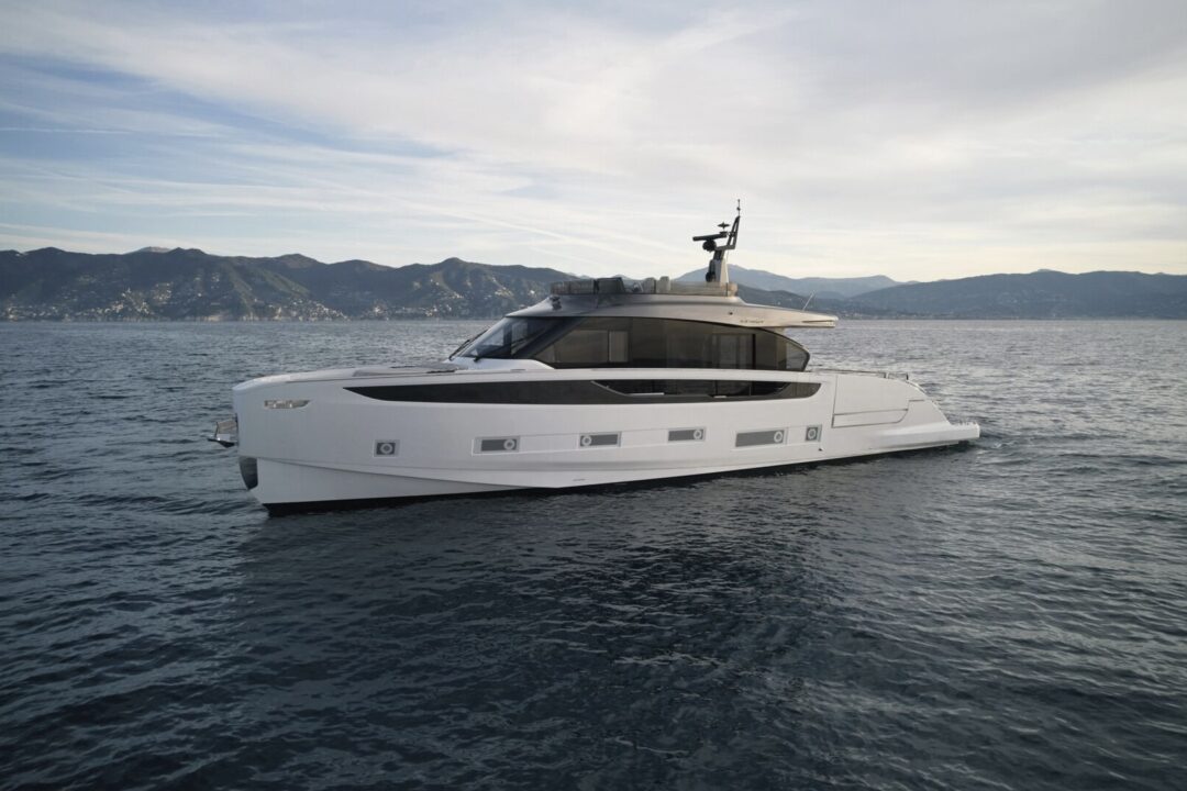 Azimut Seadeck 7 naslovna