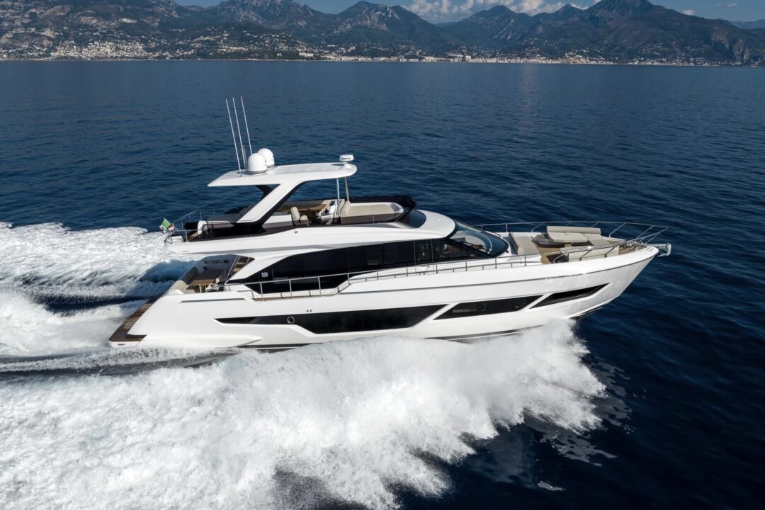 Ferretti Yachts 670 naslovna