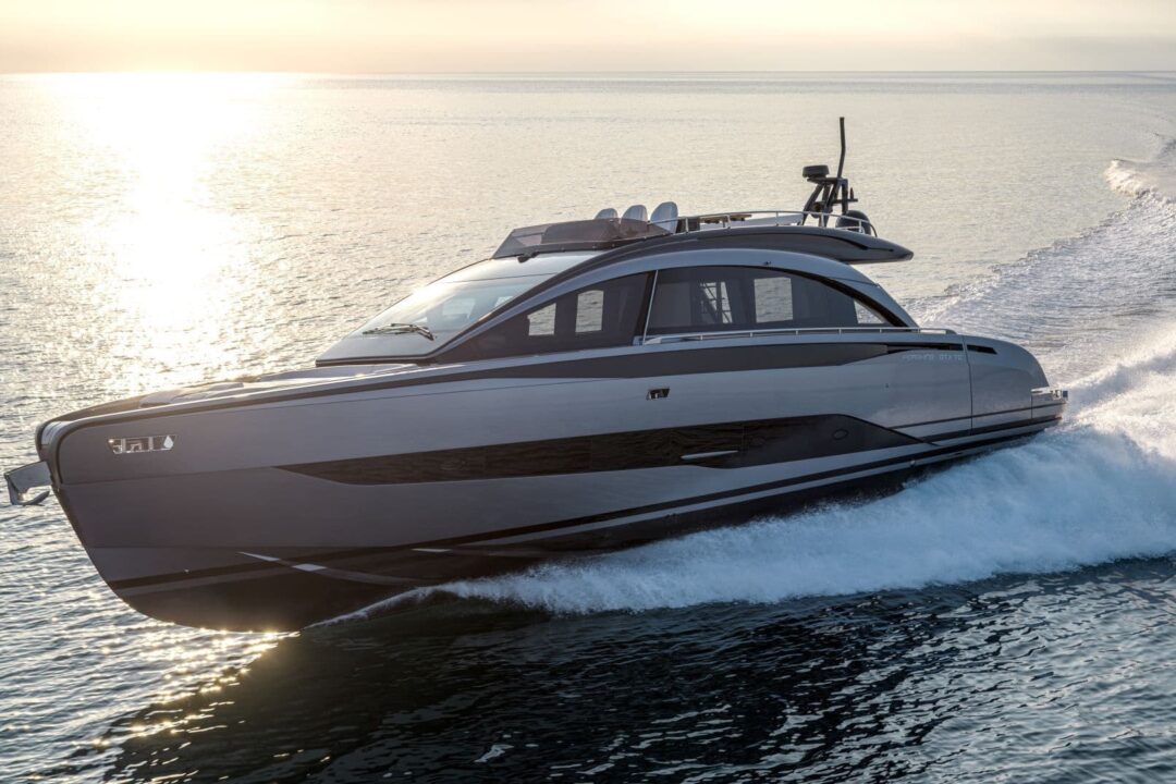 Pershing GTX70 u plovidbi